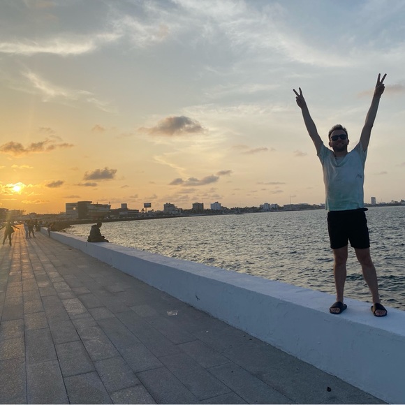 Like this listing for solo shows! - Picture 9 of 9